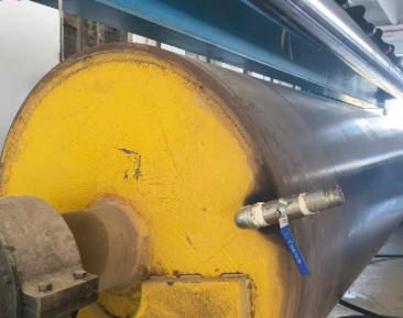 2025年11月23日山東濰坊壓輥機(jī)導(dǎo)熱油加熱系統(tǒng)清洗換油工程結(jié)束